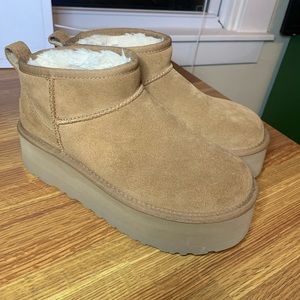 Ugg ultra mini platform - great condition